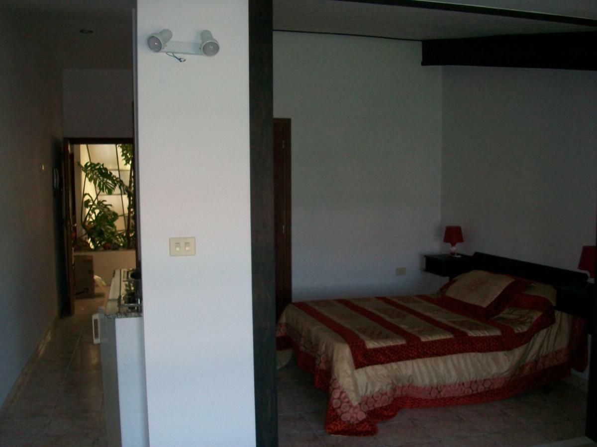 Apartamentos Blanco Y Negro A Guarda Bagian luar foto